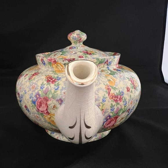 RARE FIND - VINTAGE BONE CHINA LORD NELSON CHINTZ ROSE TIME TEAPOT 
1920's - Picture 10 of 10